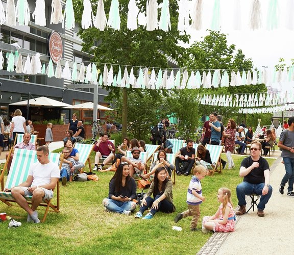 vb648371_2016-06-11_HereEast_CanalOpening_0111_LowResJpg.jpg